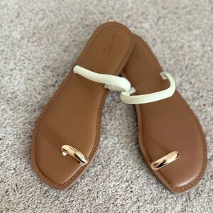 Universal Thread Tan and Cream Sandals